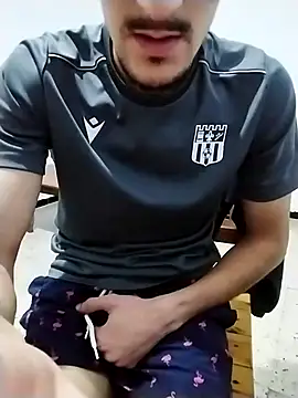 Snapshot of Zoro_23cm chatting on November 18, 2025, 9:29 pm Zoro 23cm online show from November 18, 2025, 9:29 pm