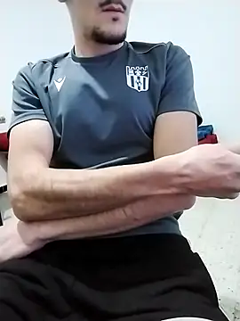 Snapshot of Zoro_23cm chatting on February 1, 2026, 10:08 pm Zoro 23cm online show from February 1, 2026, 10:08 pm