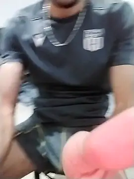 Snapshot of Zoro_23cm chatting on November 7, 2025, 10:57 pm Zoro 23cm online show from November 7, 2025, 10:57 pm