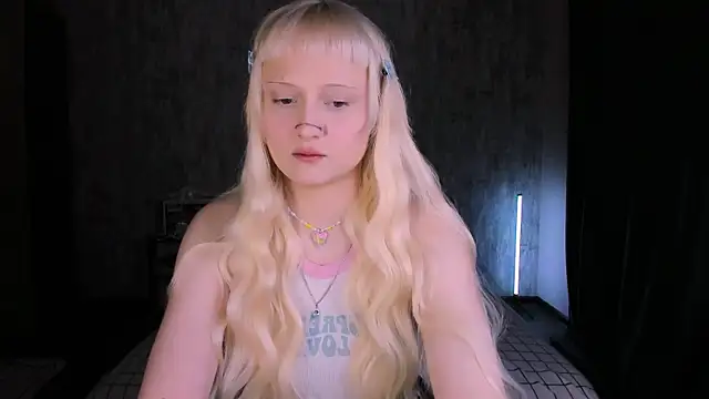 Snapshot of MariaMango chatting on November 13, 2025, 12:47 am MariaMango online show from November 13, 2025, 12:47 am