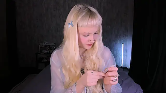 Snapshot of MariaMango chatting on November 14, 2025, 2:15 am MariaMango online show from November 14, 2025, 2:15 am