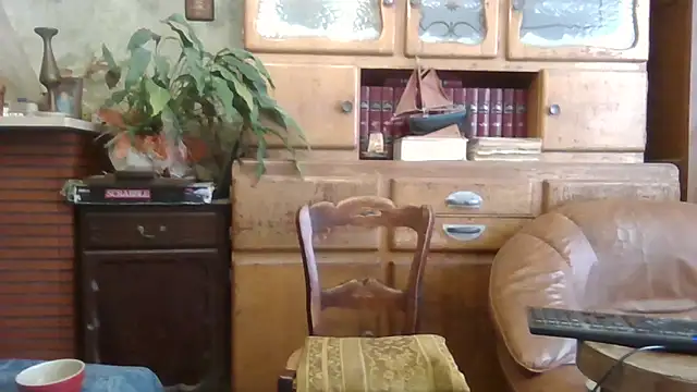 sympatrique online show from March 16, 2025, 8:43 am