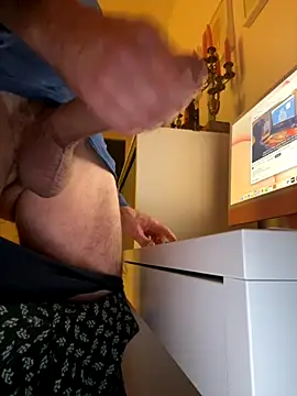 Frank22xx online show from October 18, 2025, 6:43 pm