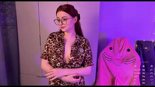 RozieRose online show from September 10, 2025, 3:38 am