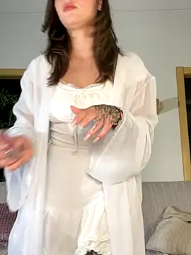 Snapshot of HumbleJess chatting on October 6, 2025, 3:13 pm HumbleJess online show from October 6, 2025, 3:13 pm