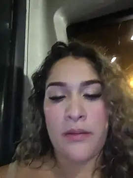Sara smiiith211 online show from May 13, 2026, 12:39 am