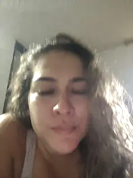 Sara smiiith211 online show from May 8, 2026, 10:24 pm