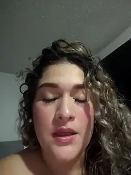 Sara smiiith211 online show from May 2, 2026, 12:38 am