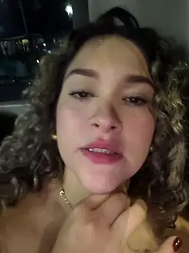 Sara smiiith211 online show from May 2, 2026, 11:54 pm