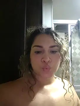 Sara smiiith211 online show from April 24, 2026, 3:19 am