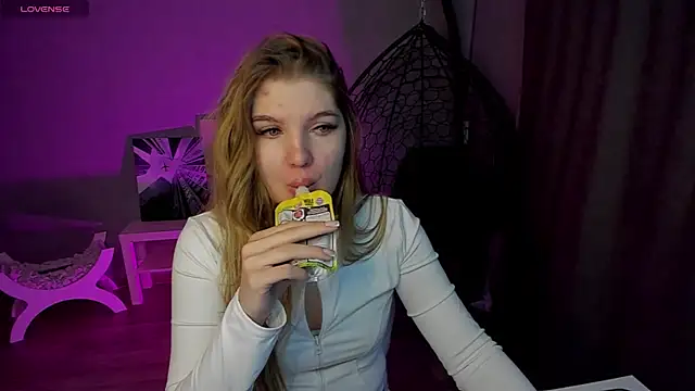 lily williamss online show from February 27, 2026, 12:44 am