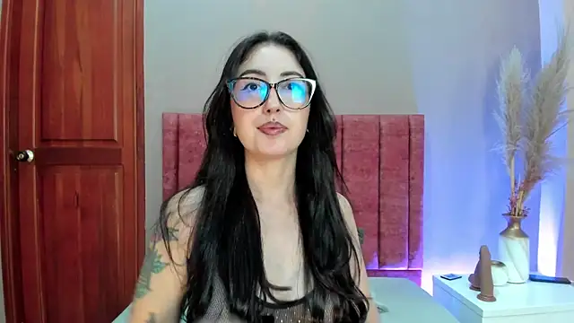 Emilywatsonn online show from April 29, 2026, 12:26 am