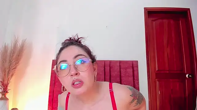 Emilywatsonn online show from September 12, 2025, 12:33 am