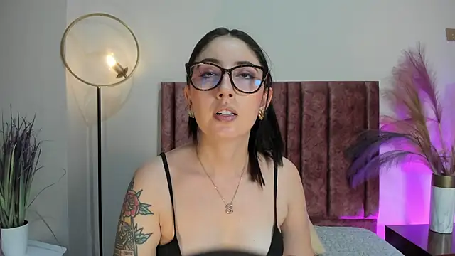 Emilywatsonn online show from June 13, 2026, 12:30 am