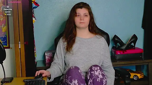 TreeJeanne online show from November 10, 2025, 1:21 am