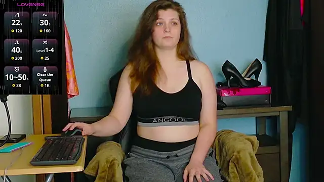 TreeJeanne online show from October 21, 2025, 11:42 am