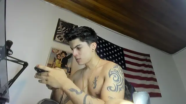 charlie hotxxx online show from February 2, 2026, 3:05 am