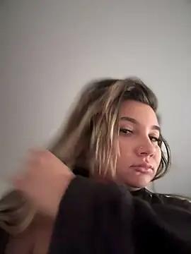 babyyboomm online show from January 22, 2025, 1:32 pm