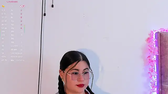miahkumar online show from June 13, 2026, 7:34 pm