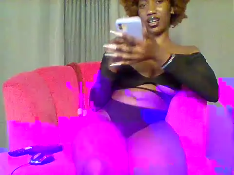 Queeen model online show from February 24, 2025, 9:30 pm