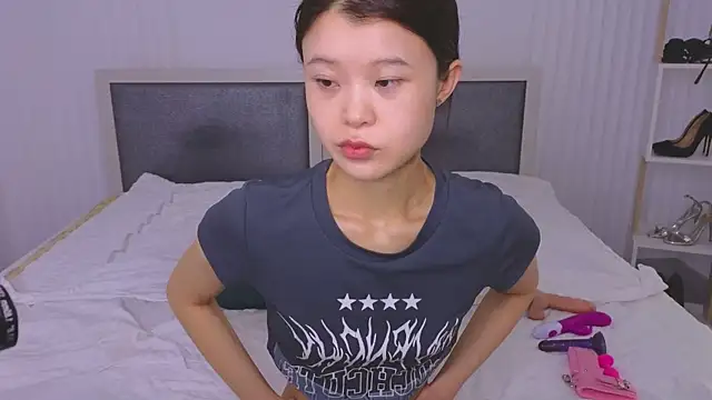 Tina Kim  online show from February 27, 2025, 4:35 am