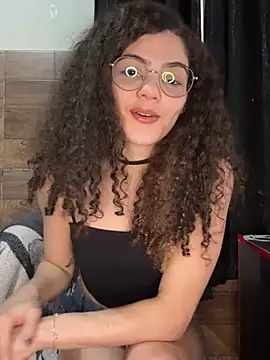 Snapshot of izumikarol chatting on April 1, 2026, 5:32 pm izumikarol online show from April 1, 2026, 5:32 pm