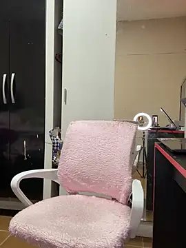 izumikarol online show from July 16, 2026, 2:41 am