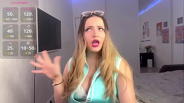 HoneySweetBee online show from February 8, 2025, 3:19 am