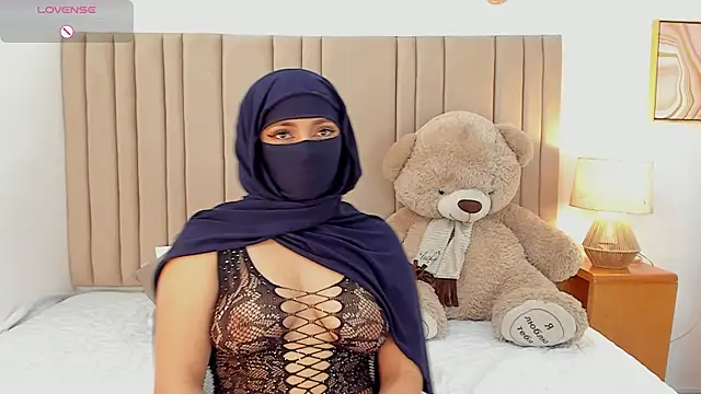 izadii online show from June 12, 2026, 6:49 pm