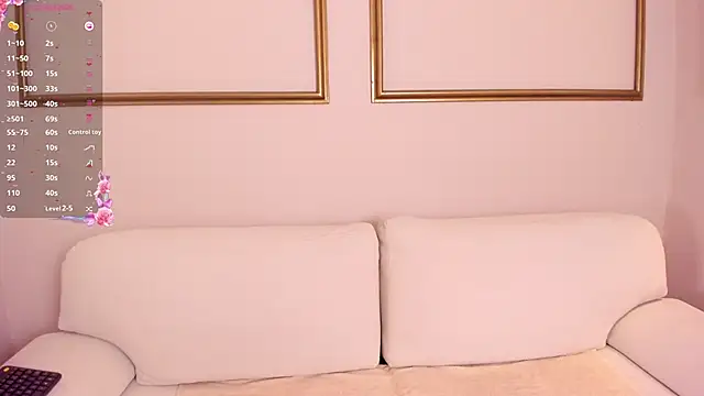 lexiethompson  online show from February 10, 2026, 12:04 pm