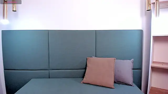 lexiethompson  online show from January 10, 2026, 12:11 pm