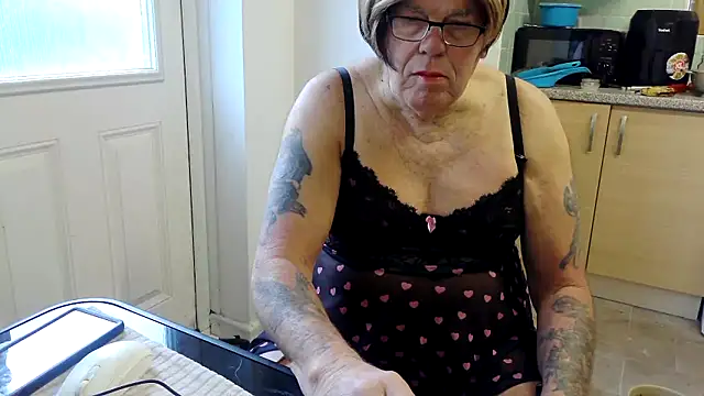 Snapshot of samanthasissieuk chatting on March 5, 2026, 8:00 am samanthasissieuk online show from March 5, 2026, 8:00 am