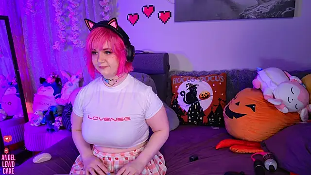 Angel-Lewd-Cake online show from May 7, 2026, 12:26 am