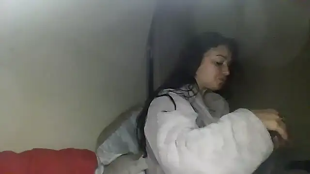 Linusya online show from September 21, 2025, 5:51 pm