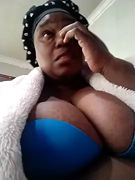 MATUREBUSSTY online show from September 28, 2025, 7:48 am