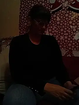 Snapshot of cricrimodele chatting on December 16, 2025, 6:01 pm cricrimodele online show from December 16, 2025, 6:01 pm