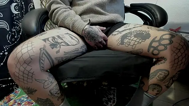 layneinchains online show from March 18, 2025, 11:44 am