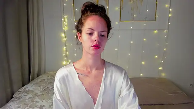 RubyAttwood online show from December 2, 2025, 10:44 pm