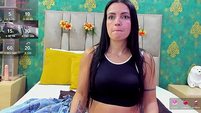 SuzanSmithh online show from March 3, 2026, 11:17 am