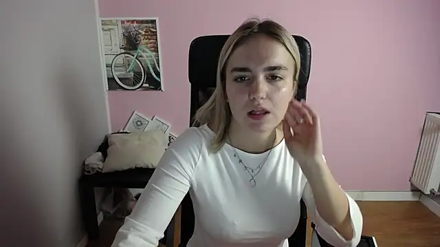 Snapshot of viktoria_lovely chatting on July 6, 2026, 6:31 am viktoria lovely online show from July 6, 2026, 6:31 am