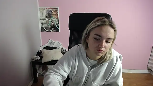 Snapshot of viktoria_lovely chatting on July 23, 2026, 7:05 am viktoria lovely online show from July 23, 2026, 7:05 am