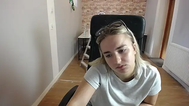 Snapshot of viktoria_lovely chatting on July 30, 2026, 7:07 am viktoria lovely online show from July 30, 2026, 7:07 am