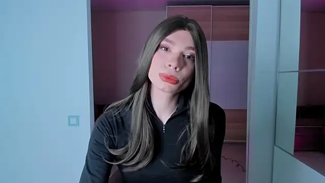 monicastark  online show from May 28, 2026, 9:54 pm