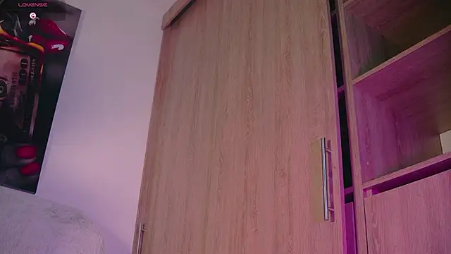 aidaadams online show from September 29, 2025, 11:27 am