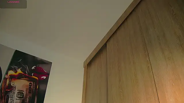 aidaadams online show from September 24, 2025, 10:55 am