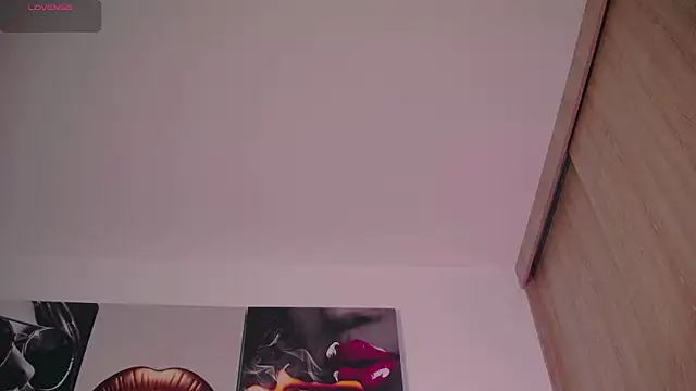 aidaadams online show from September 26, 2025, 11:17 am