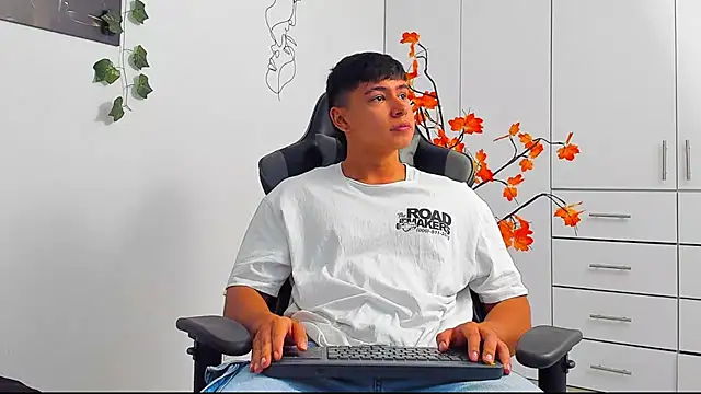 Snapshot of Bray_Kevin chatting on January 10, 2026, 4:13 pm Bray Kevin online show from January 10, 2026, 4:13 pm