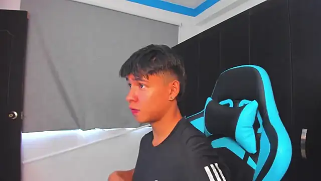 Snapshot of Bray_Kevin chatting on November 20, 2025, 5:57 pm Bray Kevin online show from November 20, 2025, 5:57 pm