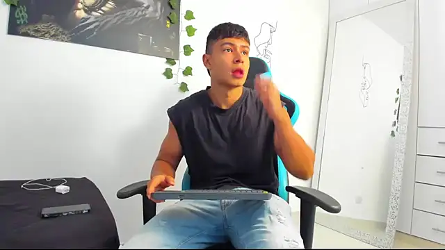 Snapshot of Bray_Kevin chatting on March 15, 2025, 4:43 pm Bray Kevin online show from March 15, 2025, 4:43 pm