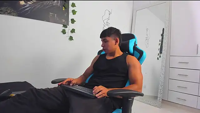 Snapshot of Bray_Kevin chatting on March 6, 2025, 3:13 pm Bray Kevin online show from March 6, 2025, 3:13 pm